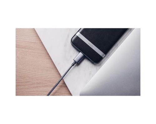 Кабель Moshi Integra USB-C to USB-A. Покрытие кабеля сделано из кевлара.