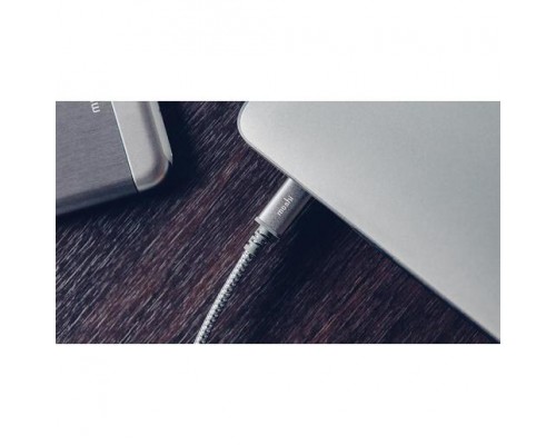 Кабель Moshi Integra USB-C to USB-C. Покрытие кабеля сделано из кевлара.